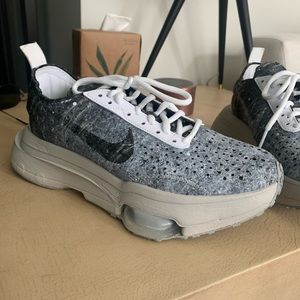 Nike Air Zoom Sneaker - Bone & Black - Sz 6.5